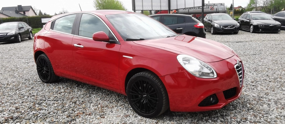 Alfa Romeo Giulietta cena 26900 przebieg: 221030, rok produkcji 2011 z Wołów małe 781